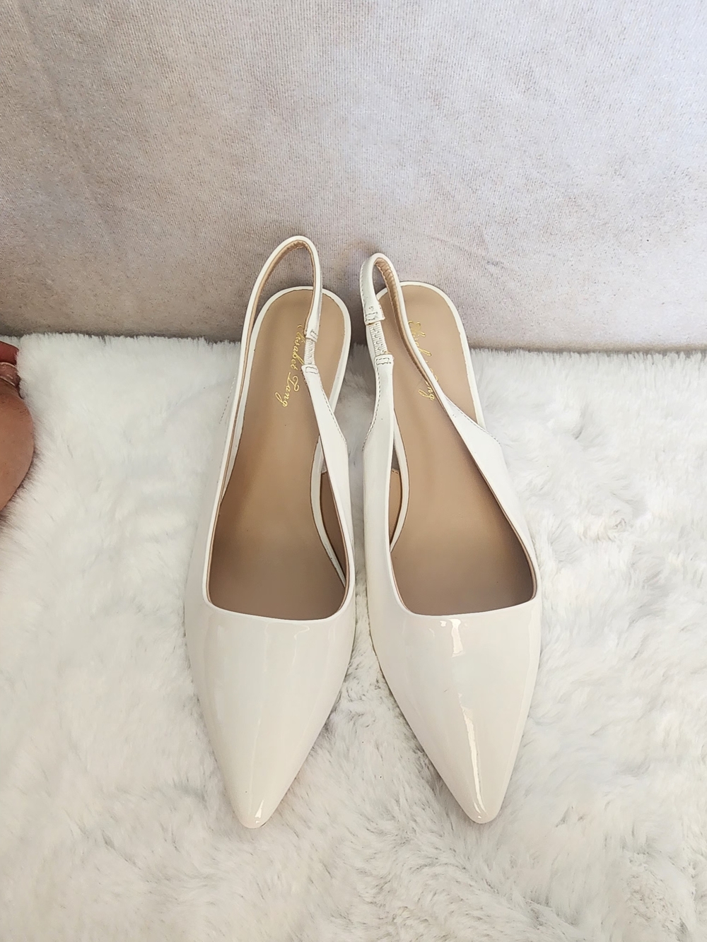 Women’s Pointed Slingback Flats in White Size 7